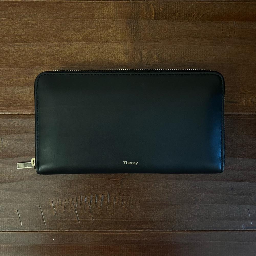 Theory - Continental Wallet